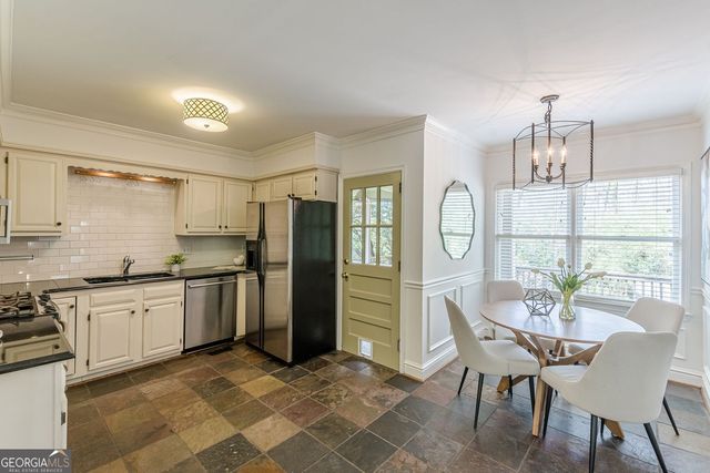 2116 Lenox Road NE, Atlanta, GA 30324