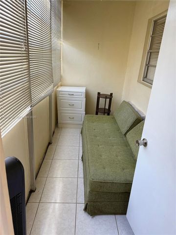 2820 NE 201st Ter F217, Aventura, FL 33180