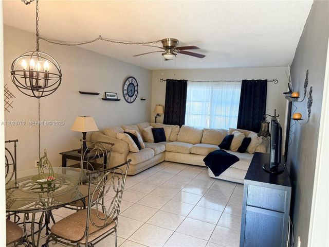 2820 NE 201st Ter F217, Aventura, FL 33180