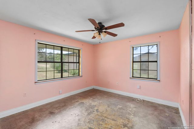 434 Spur Dr, Bandera, TX 78003
