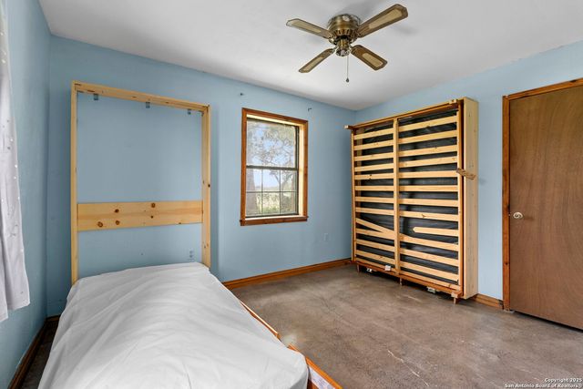 434 Spur Dr, Bandera, TX 78003