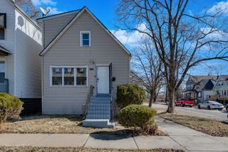 12025 S Prairie Avenue, Chicago, IL 60628