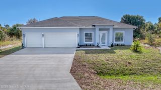 660 Yardley Street SW, Palm Bay, FL 32908