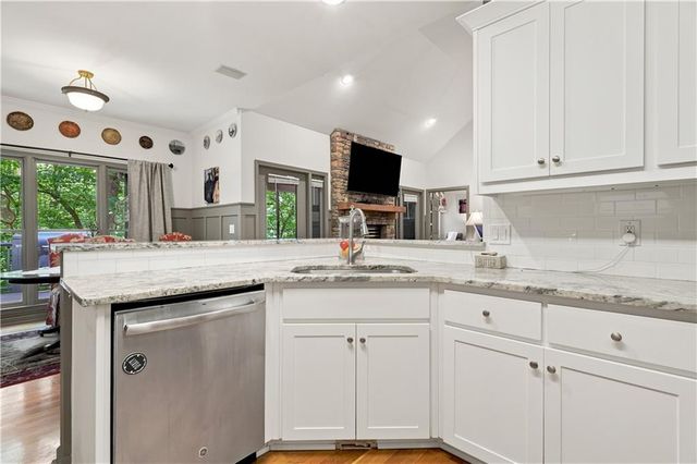 7 Summit Drive E, Jasper, GA 30143