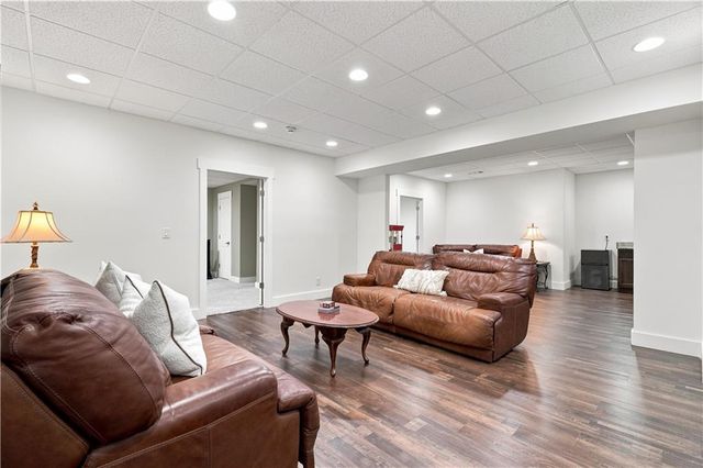 7 Summit Drive E, Jasper, GA 30143