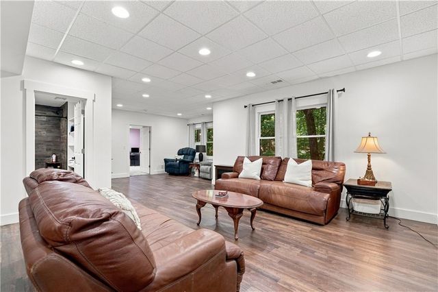 7 Summit Drive E, Jasper, GA 30143