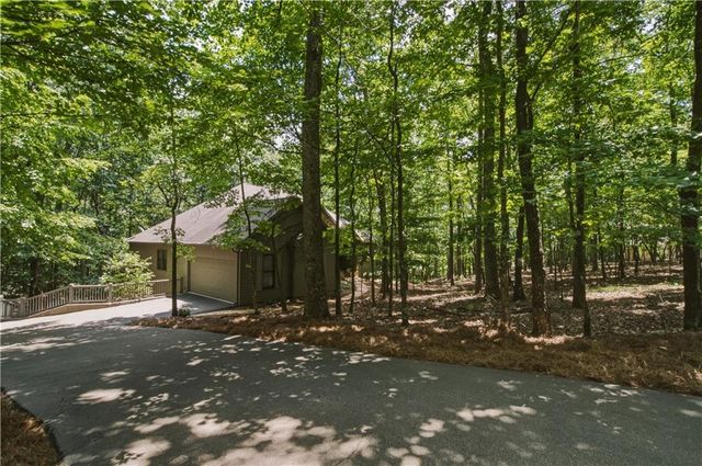 7 Summit Drive E, Jasper, GA 30143