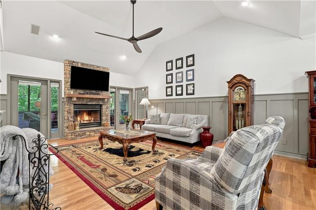 7 Summit Drive E, Jasper, GA 30143
