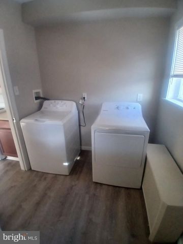 302 N YORK ST, Pottstown, PA 19464