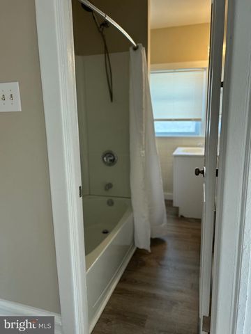 302 N YORK ST, Pottstown, PA 19464