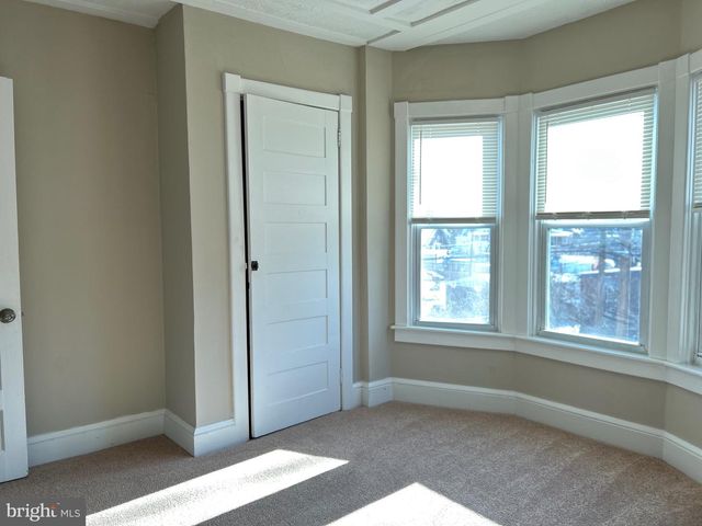 302 N YORK ST, Pottstown, PA 19464