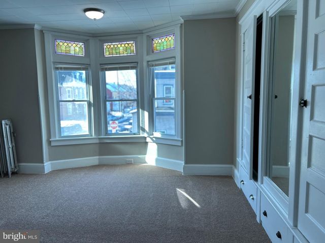 302 N YORK ST, Pottstown, PA 19464