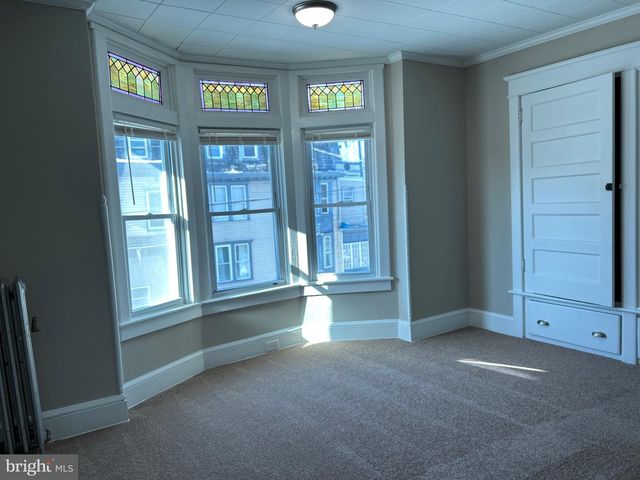 302 N YORK ST, Pottstown, PA 19464