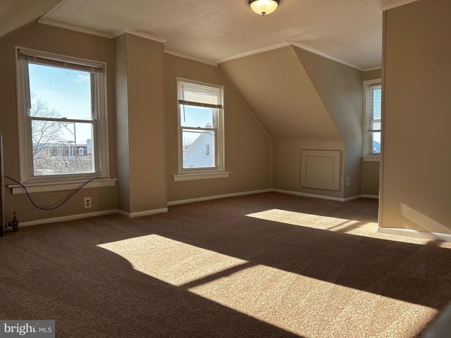 302 N YORK ST, Pottstown, PA 19464