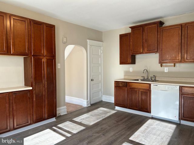 302 N YORK ST, Pottstown, PA 19464