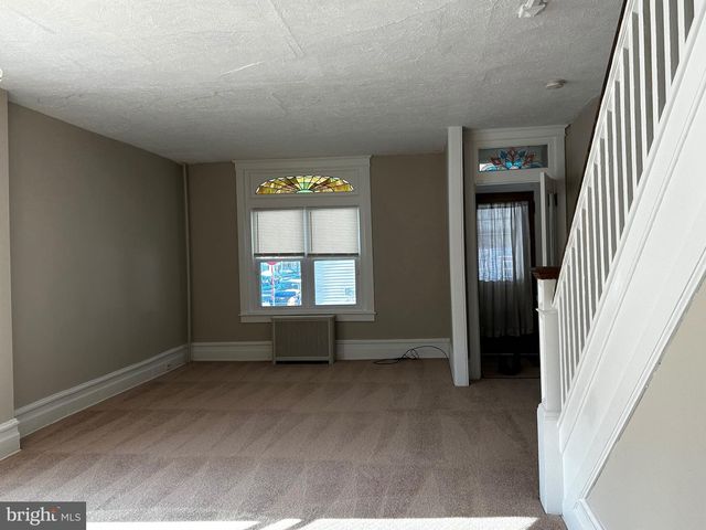 302 N YORK ST, Pottstown, PA 19464