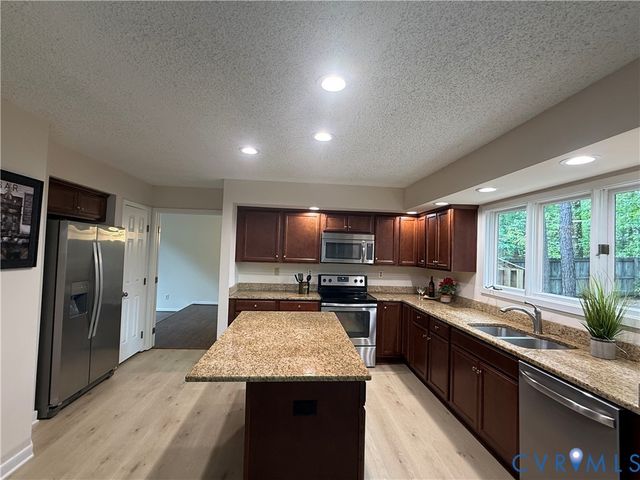 10108 Cedar Knoll Ln, Henrico, VA 23233