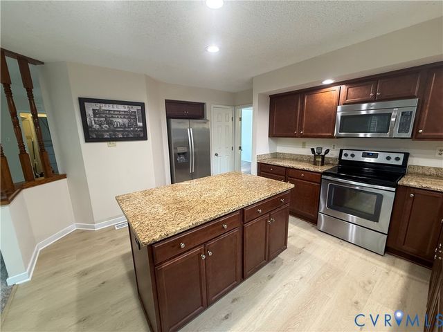 10108 Cedar Knoll Ln, Henrico, VA 23233