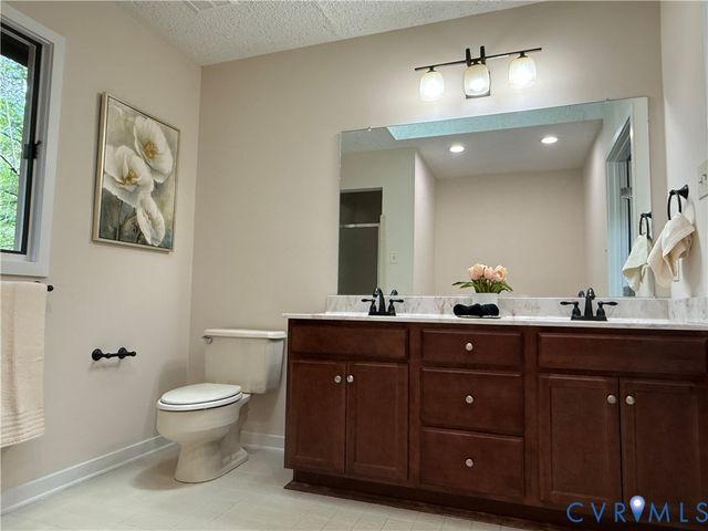 10108 Cedar Knoll Ln, Henrico, VA 23233