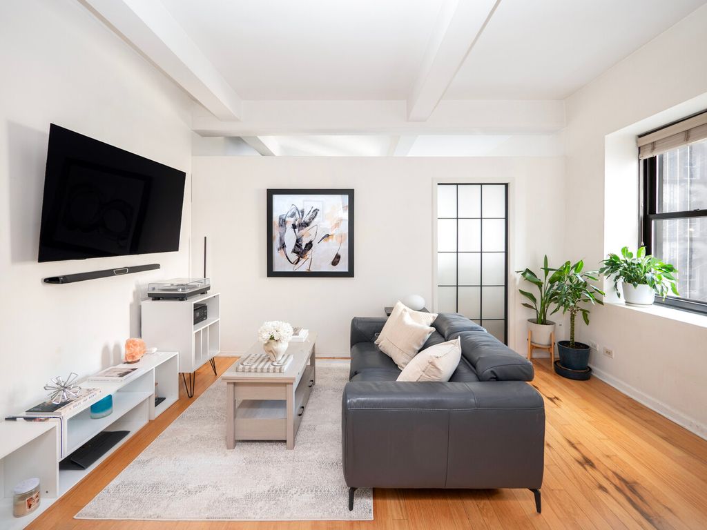 56 Pine St Apt 15A, New York City, NY 10005