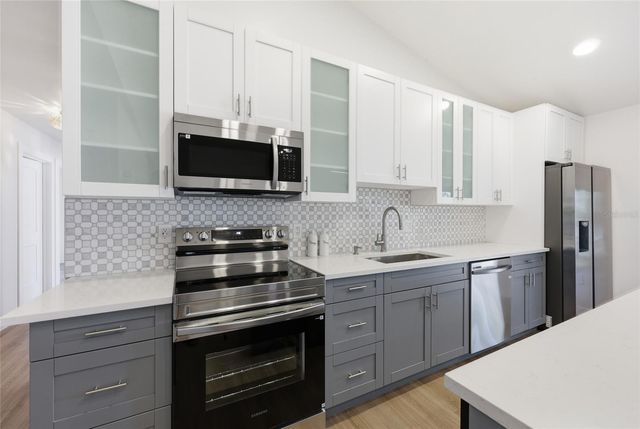 1325 RIVERSIDE DRIVE, Tarpon Springs, FL 34689