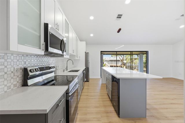 1325 RIVERSIDE DRIVE, Tarpon Springs, FL 34689