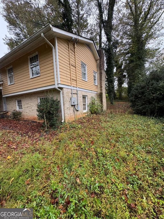 383 Ben Avenue SW, Lilburn, GA 30047