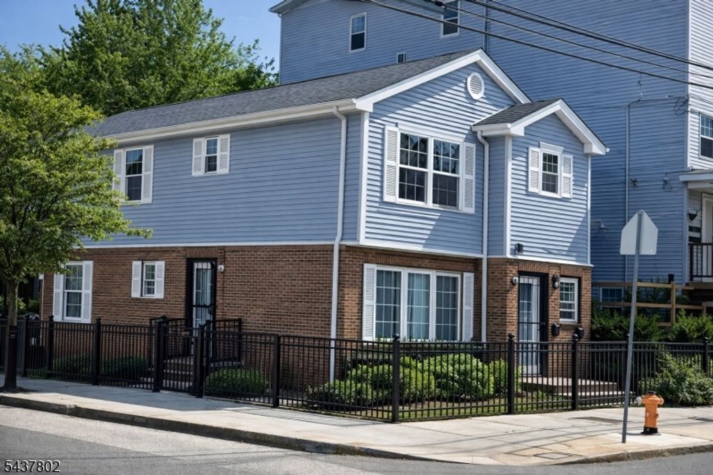 586 15Th Ave, Newark City, NJ 07103