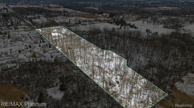 2670 E Maple Road, Milford Charter Township, MI 48381