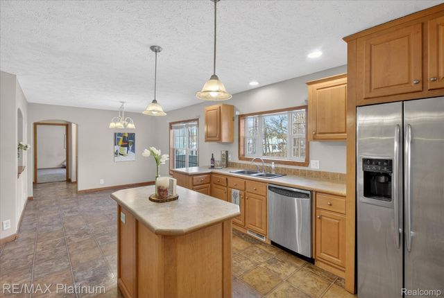 2670 E Maple Road, Milford Charter Township, MI 48381