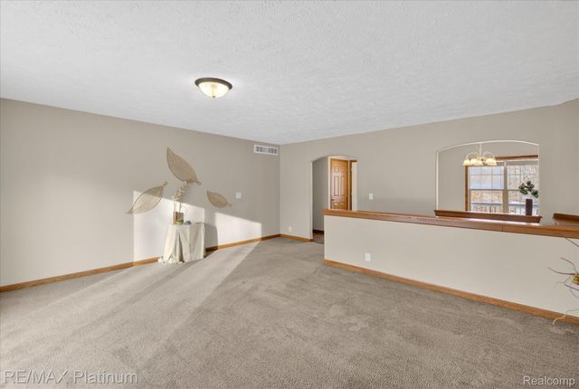 2670 E Maple Road, Milford Charter Township, MI 48381