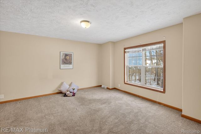 2670 E Maple Road, Milford Charter Township, MI 48381