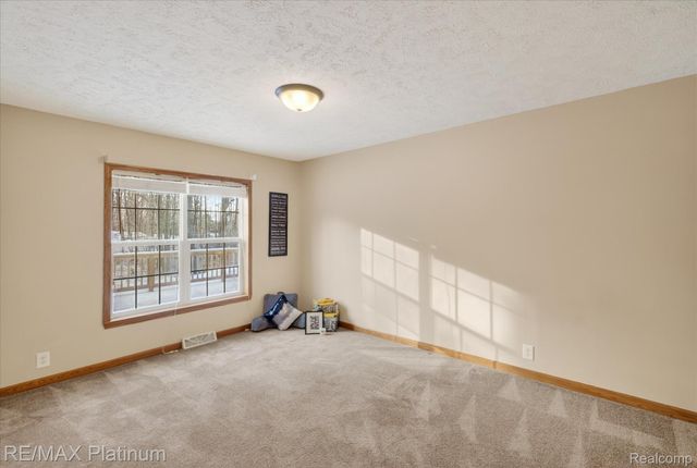 2670 E Maple Road, Milford Charter Township, MI 48381