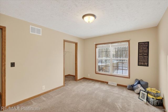 2670 E Maple Road, Milford Charter Township, MI 48381