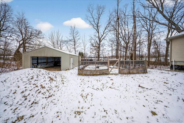 2670 E Maple Road, Milford Charter Township, MI 48381