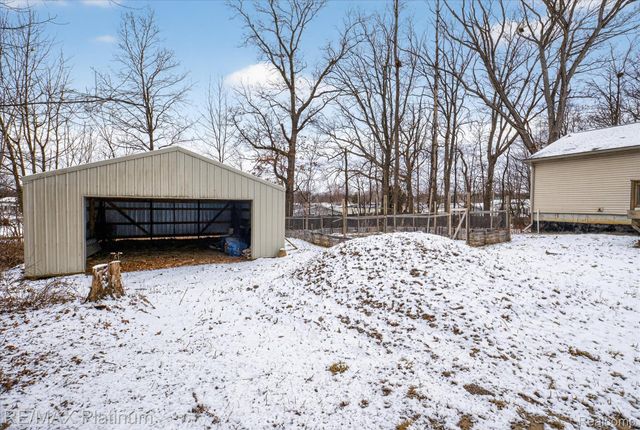 2670 E Maple Road, Milford Charter Township, MI 48381