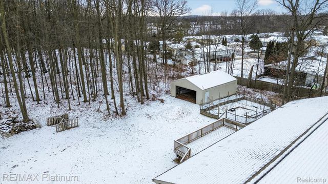 2670 E Maple Road, Milford Charter Township, MI 48381