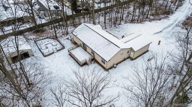 2670 E Maple Road, Milford Charter Township, MI 48381