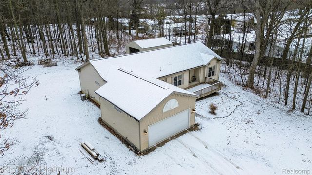 2670 E Maple Road, Milford Charter Township, MI 48381