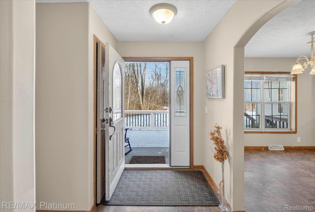 2670 E Maple Road, Milford Charter Township, MI 48381