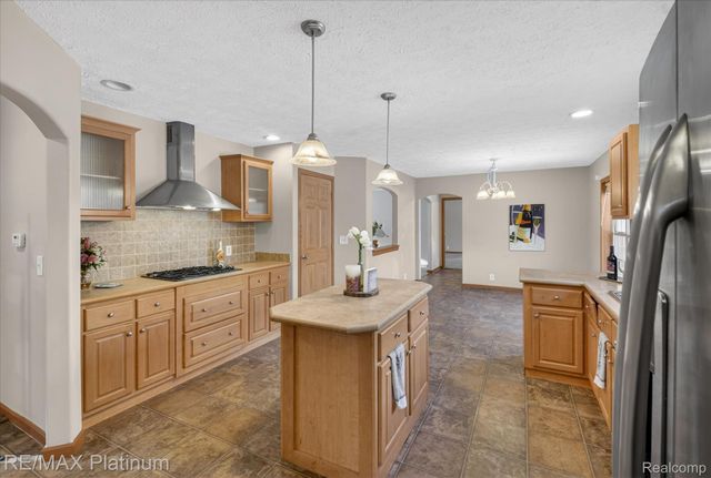 2670 E Maple Road, Milford Charter Township, MI 48381