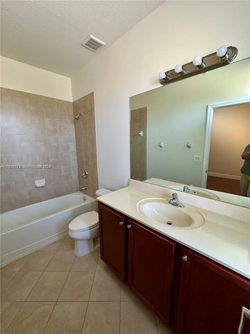 9041 SW 227th St 5, Cutler Bay, FL 33190