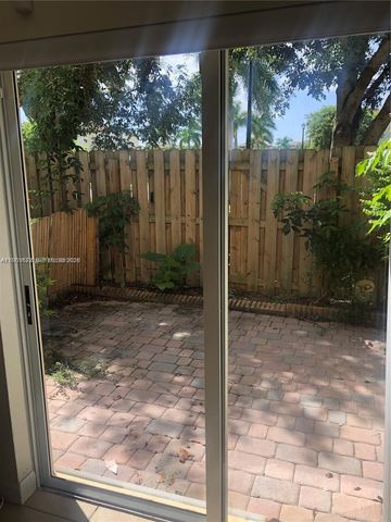 9041 SW 227th St 5, Cutler Bay, FL 33190