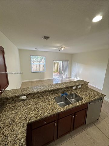 9041 SW 227th St 5, Cutler Bay, FL 33190