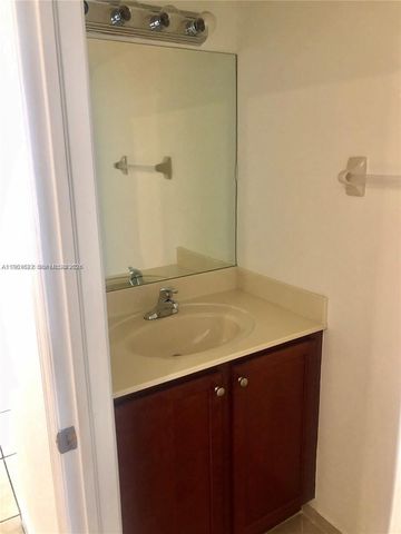 9041 SW 227th St 5, Cutler Bay, FL 33190