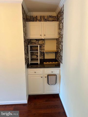 18336 STREAMSIDE DR #304, Gaithersburg, MD 20879
