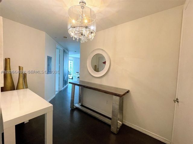 55 SE 6th St 4102, Miami, FL 33131