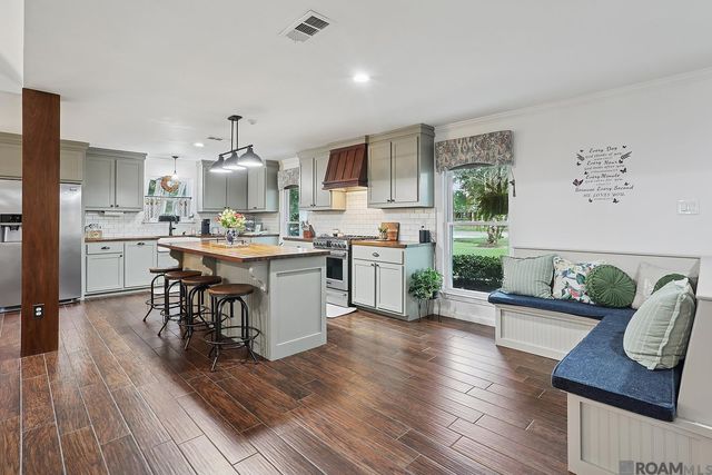 12409 Partridgewood Dr, Baker, LA 70714