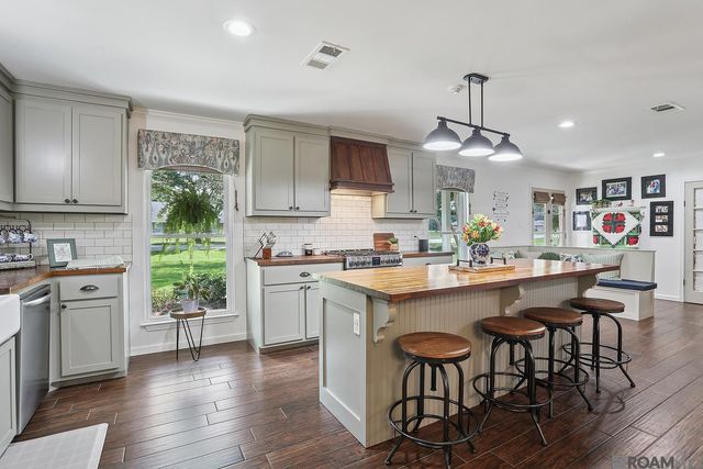 12409 Partridgewood Dr, Baker, LA 70714