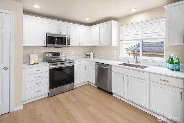 22521 SE 267th St, Maple Valley, WA 98038